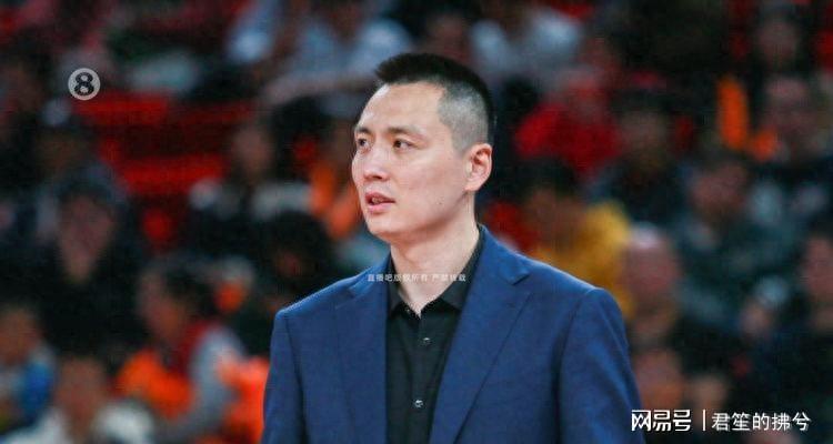 体育娱乐-上海男篮主帅比杨鸣帅，41岁婚姻状况引猜测